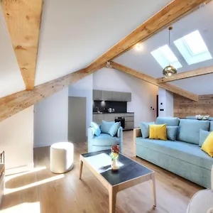 https://immobilier-de-montagne-la-collection-la-cabane.hotels-rhonealpes.com