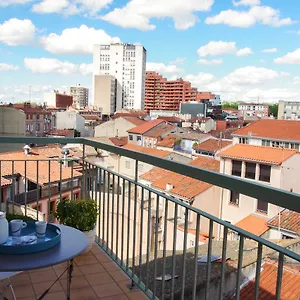 https://appartement-castellane.midi-pyreneeshotels.com